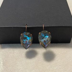 Sabika drop earrings, stunning color shift
